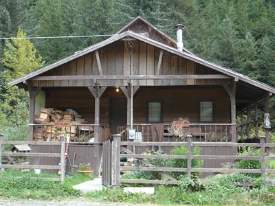 Cabanas en Hyder Alaska a 5 km de Stewart Canada
